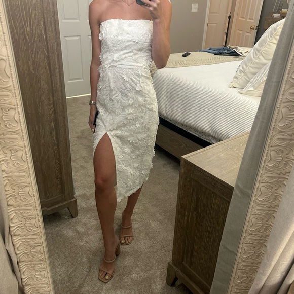 White 3D Floral Embroidered Midi Dress - Picture 6 of 11